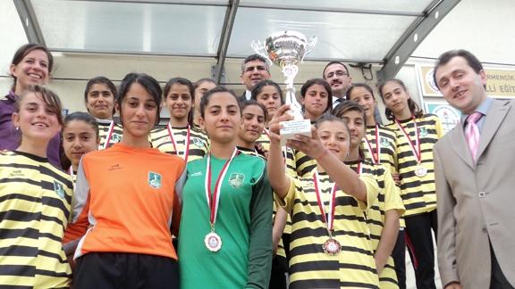 Ortaklar 75.Yıl Cumhuriyet Ortaokulu Kızlar Futsal Takımı İl 1.si Oldu